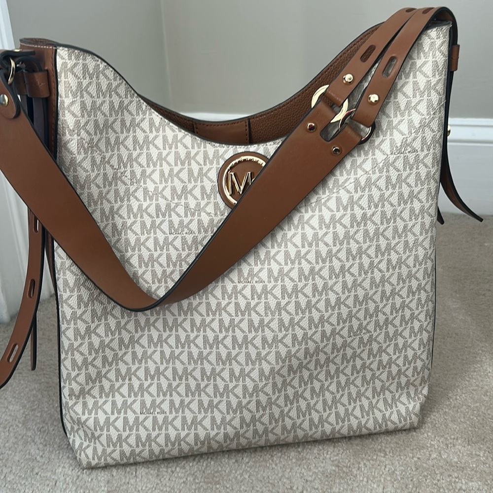 Michael Kors Bowery Large Hobo Handbag